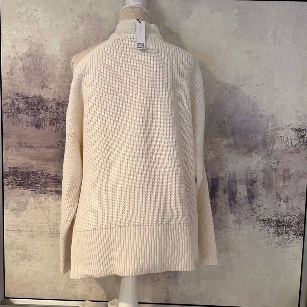 Sanctuary Elegant Cream Sweater one cold shoulder size medium